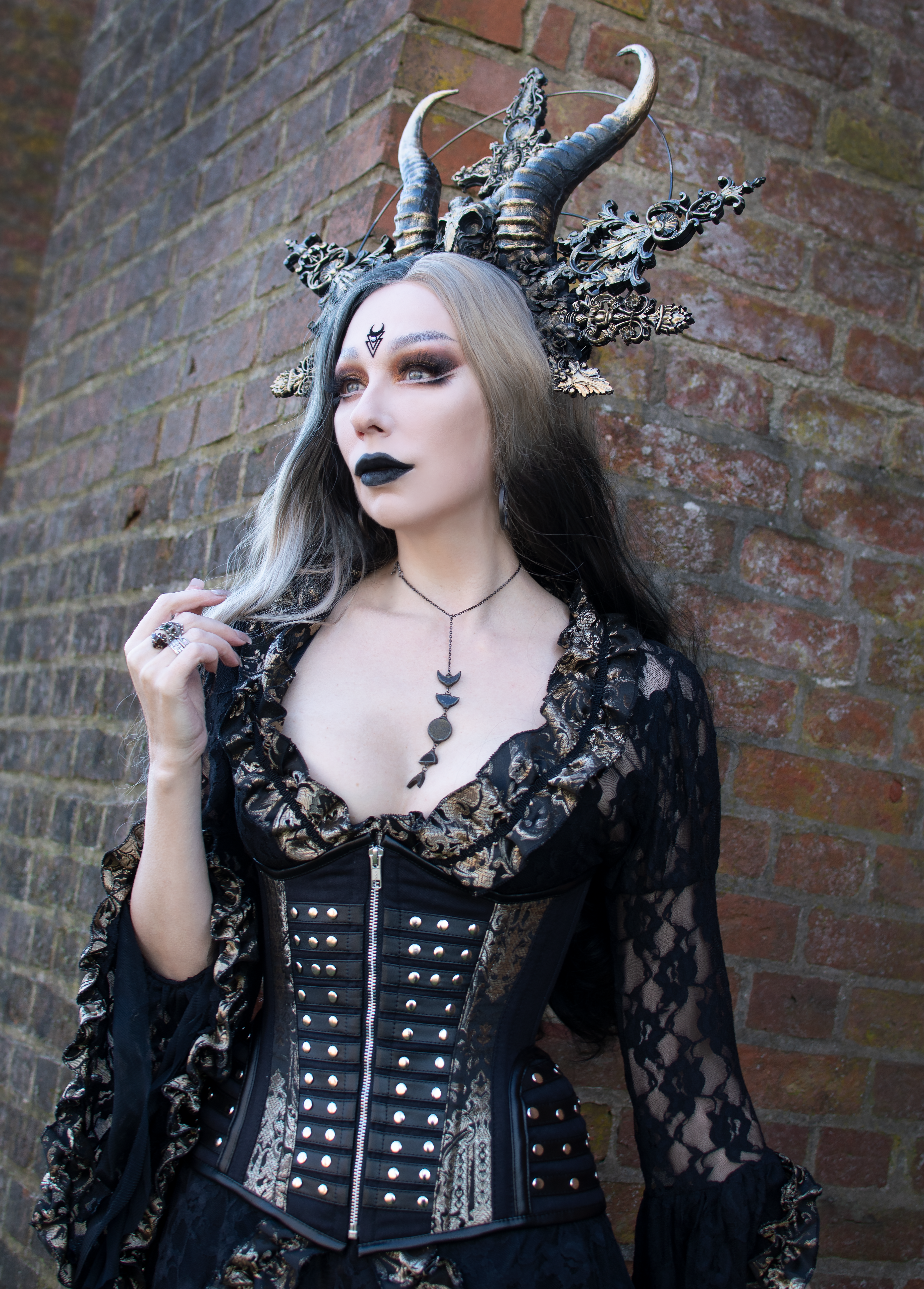 Nadia underbust in gold king brocade | thumbnail | 