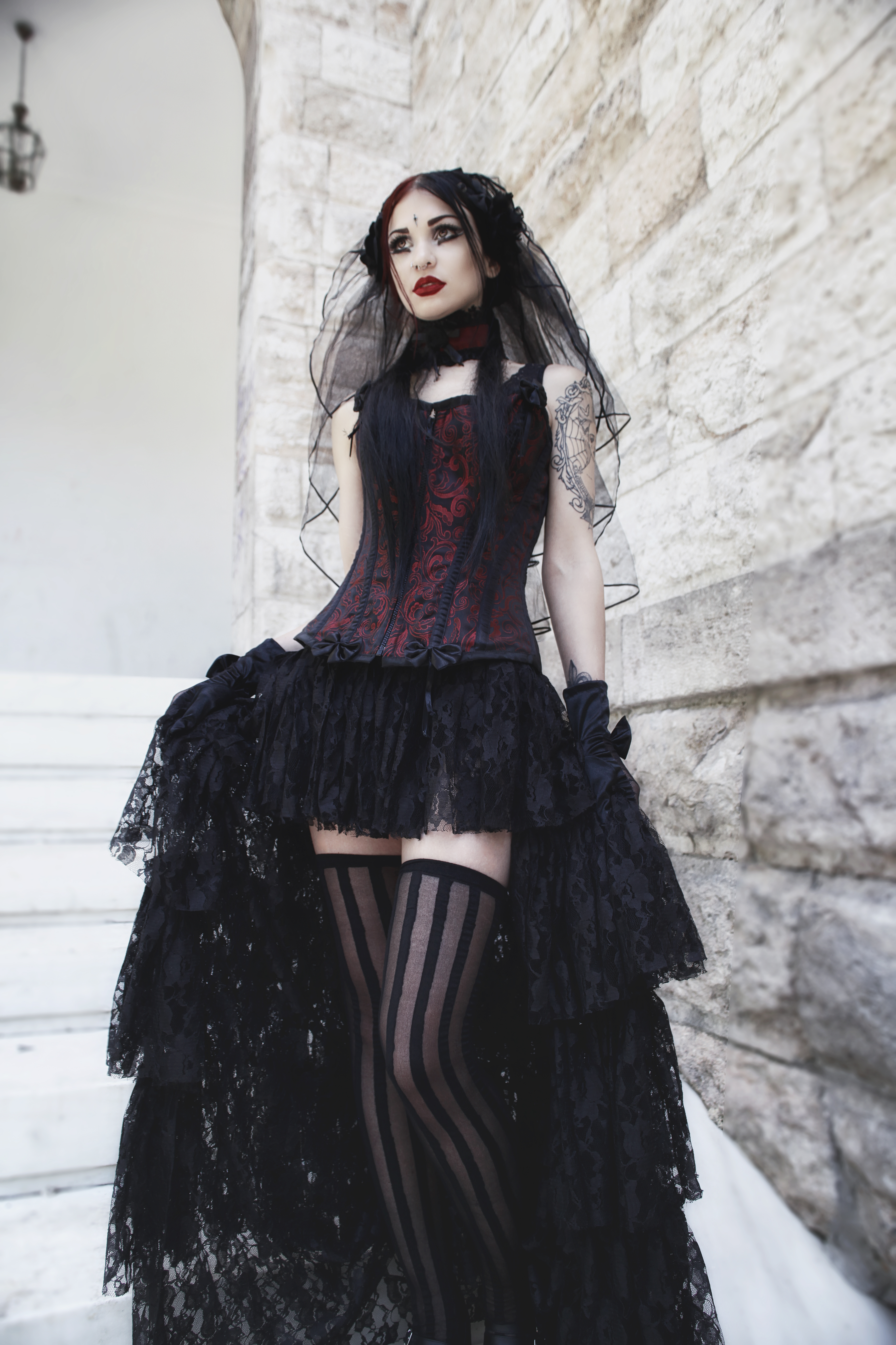 Daisy overbust corsert burlesque in red scroll brocade | thumbnail | 